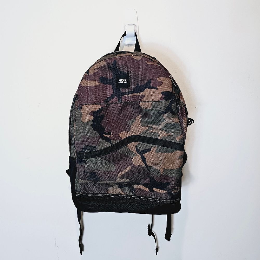Vans Construct Camo Backpack Green Black. 19x13.5x6.5